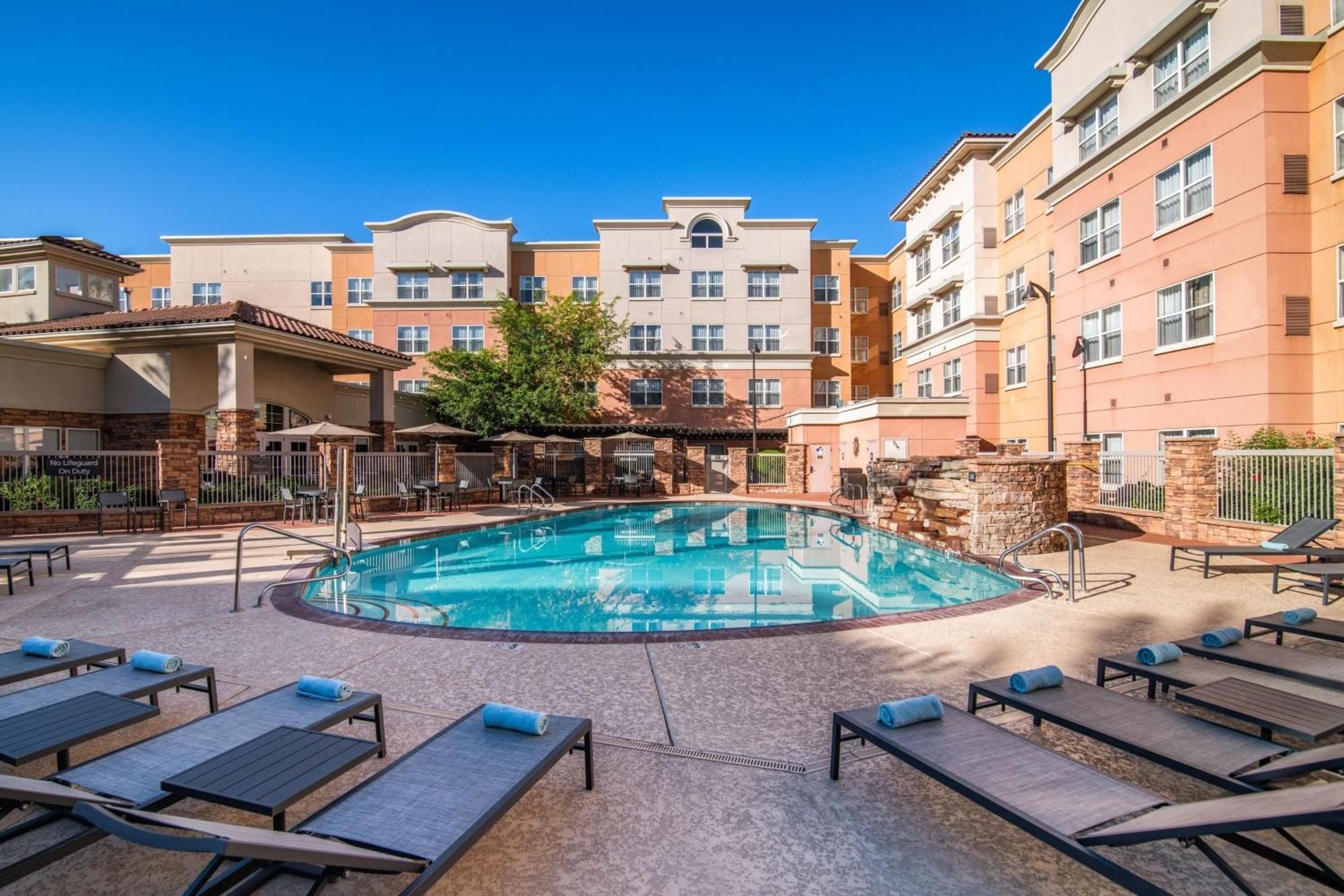Residence Inn Phoenix Glendale Sports & Entertainment District Εξωτερικό φωτογραφία
